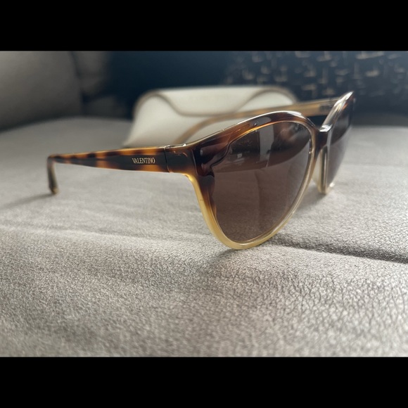 Valentino sunglasses - Picture 1 of 4